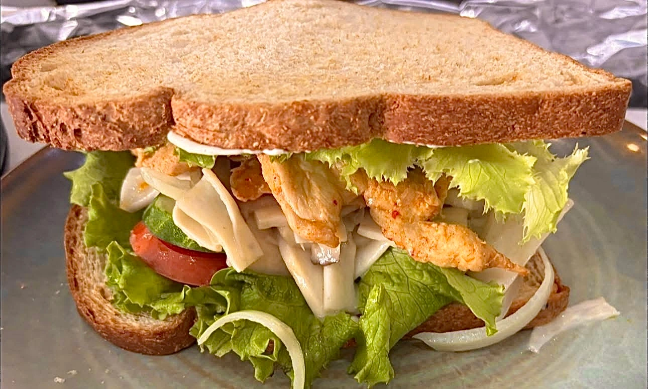 Sandwich Gà Sốt Kem Nấm
